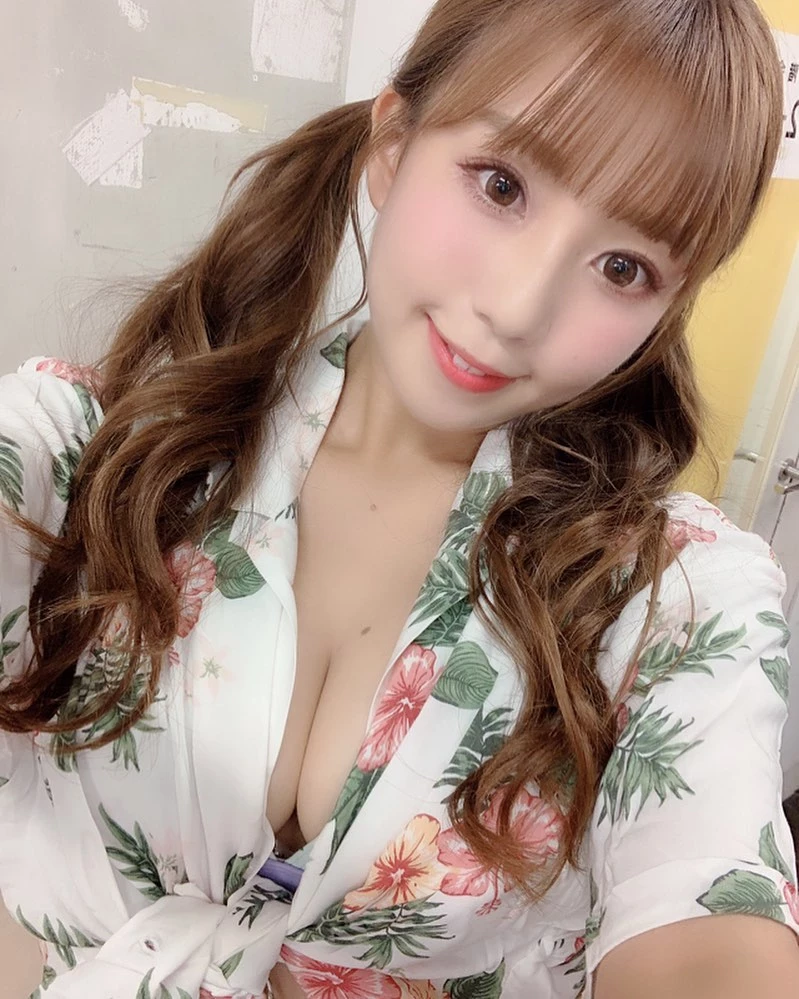 日系美少女日野麻衣 主打萝莉颜 白皙粉嫩胸部